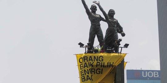 Viral Spanduk Raksasa Di Jakarta